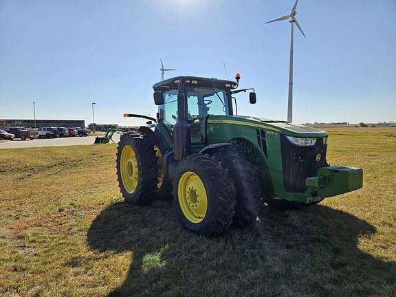 Image of John Deere 8335R equipment image 1