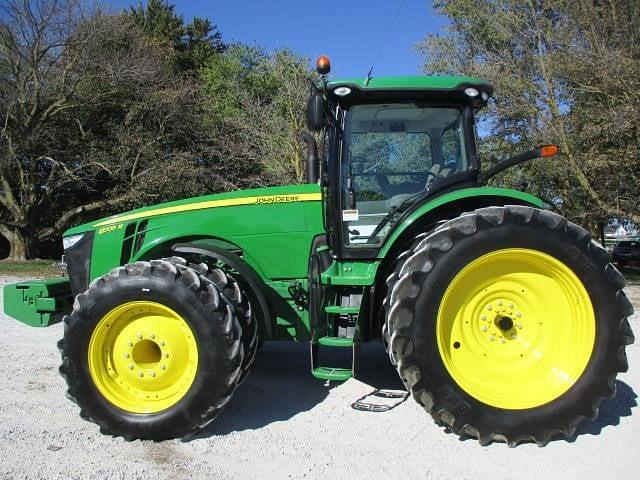 Image of John Deere 8335R equipment image 2