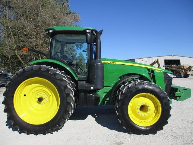 Image of John Deere 8335R equipment image 3