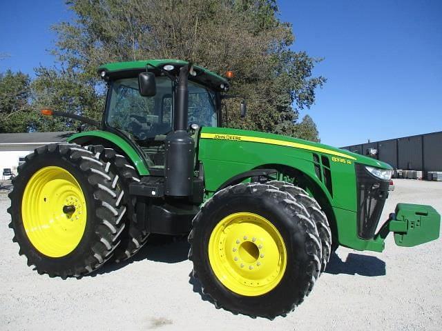 Image of John Deere 8335R equipment image 1