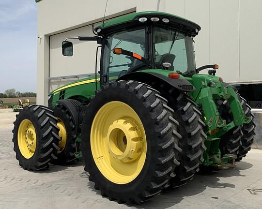 Image of John Deere 8335R equipment image 4