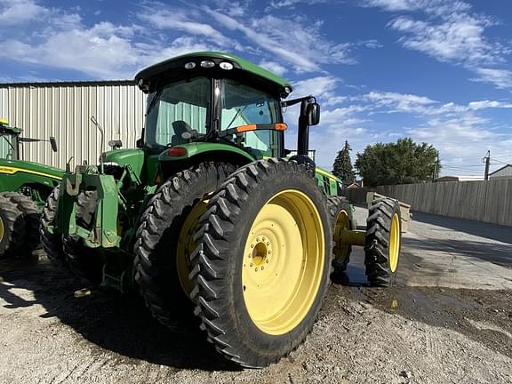 Image of John Deere 8335R equipment image 4