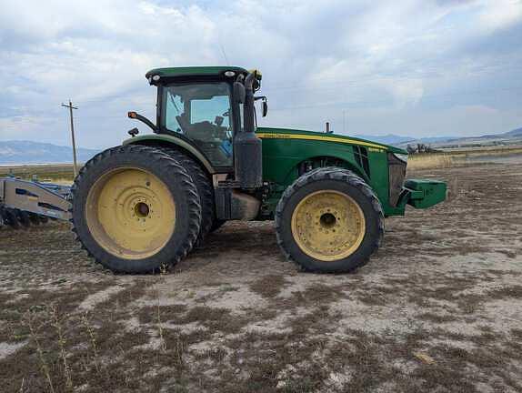 Image of John Deere 8335R Image 1