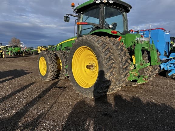 Image of John Deere 8335R equipment image 4