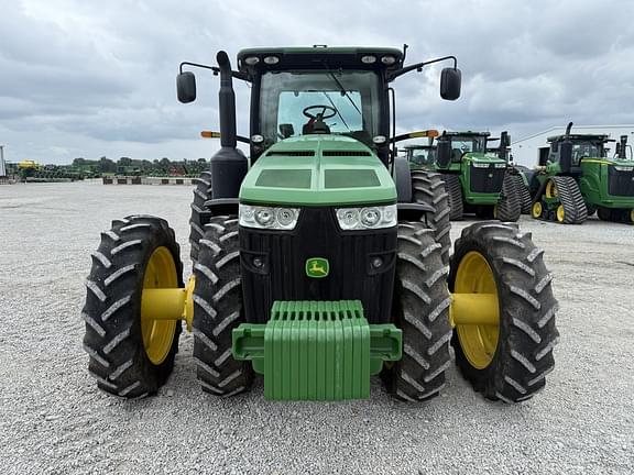 Image of John Deere 8335R equipment image 2