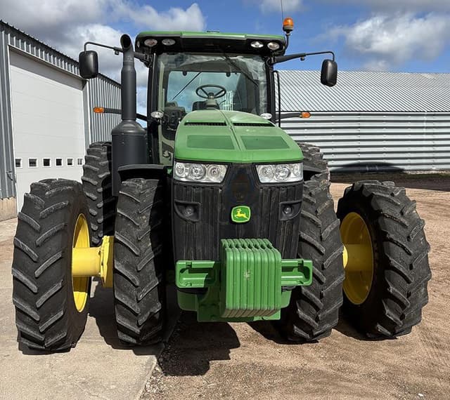 Image of John Deere 8335R equipment image 2