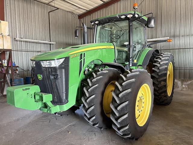 Image of John Deere 8335R equipment image 1