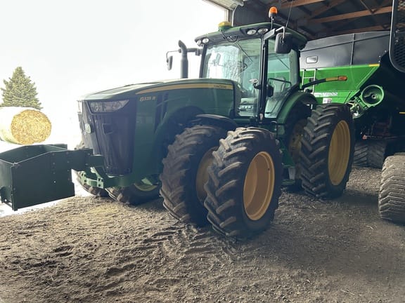 2012 John Deere 8335R Equipment Image0