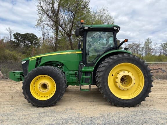 Image of John Deere 8335R equipment image 2