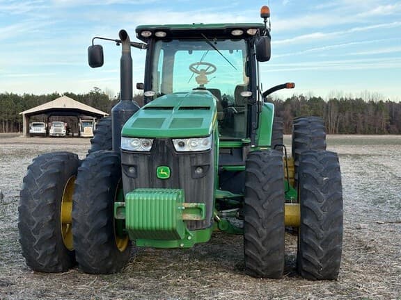 Image of John Deere 8335R equipment image 2