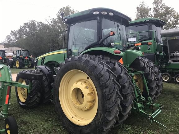 Image of John Deere 8335R equipment image 4