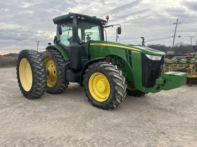 Image of John Deere 8335R equipment image 1