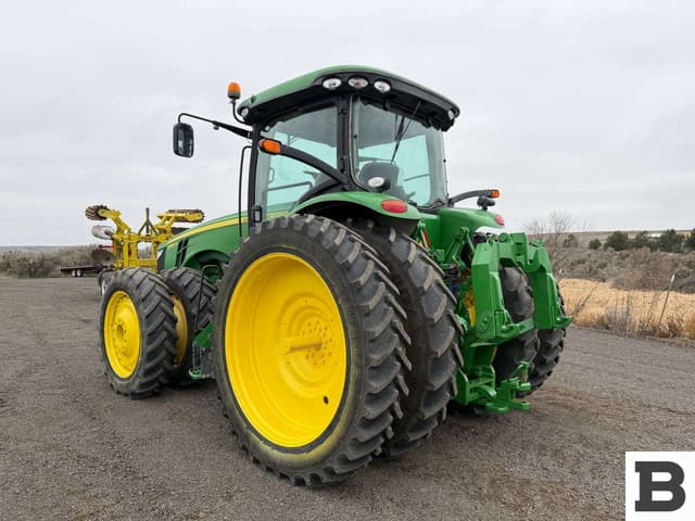 Image of John Deere 8335R equipment image 3