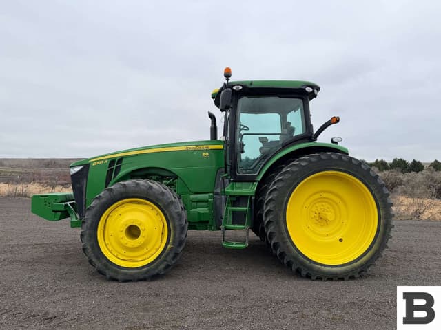Image of John Deere 8335R equipment image 2