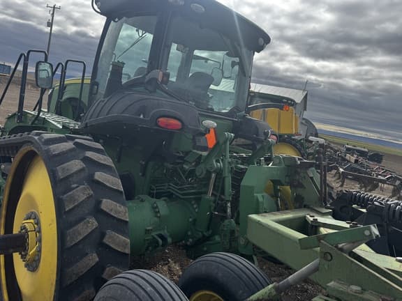Image of John Deere 8335RT equipment image 4