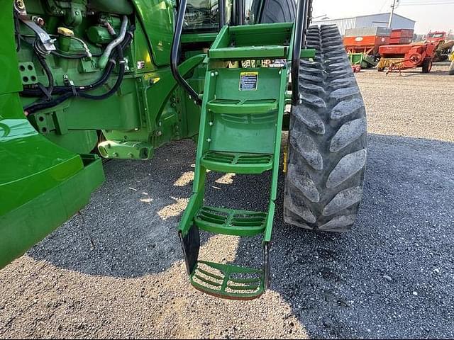 Image of John Deere 8335RT equipment image 4