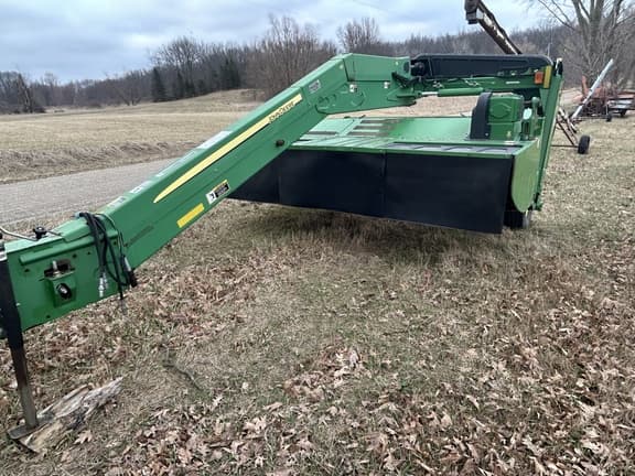 Image of John Deere 835 equipment image 4