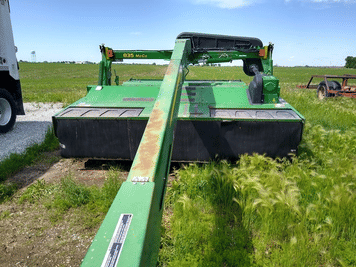 Main image John Deere 835