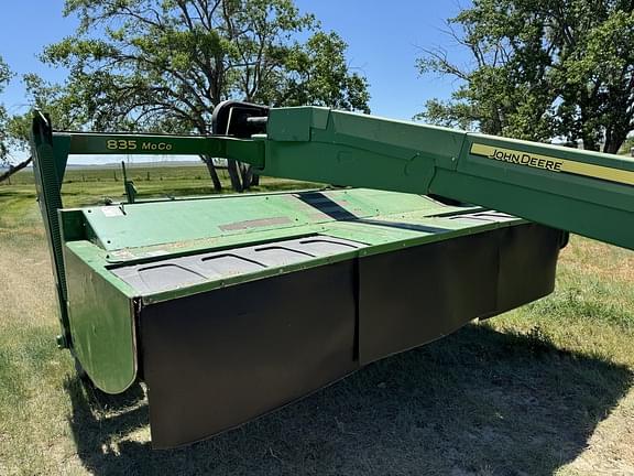 Image of John Deere 835 MoCo Primary image