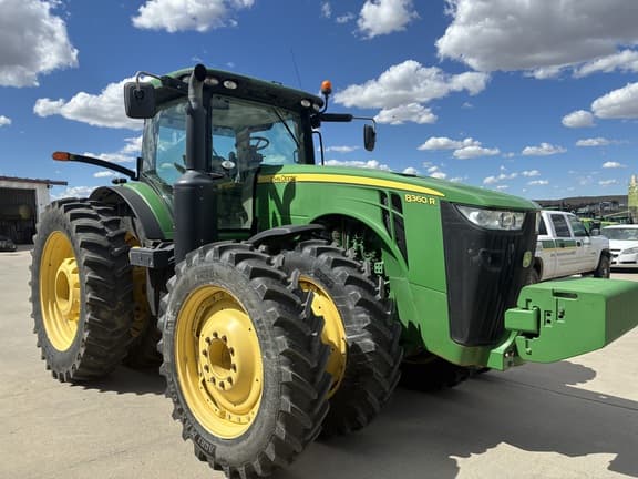 Image of John Deere 8360R equipment image 1