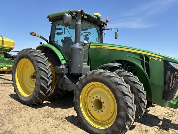 2012 John Deere 8360R Equipment Image0