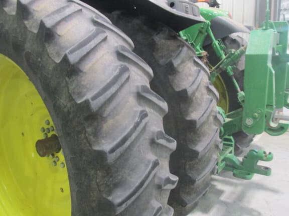 Image of John Deere 8360R equipment image 4