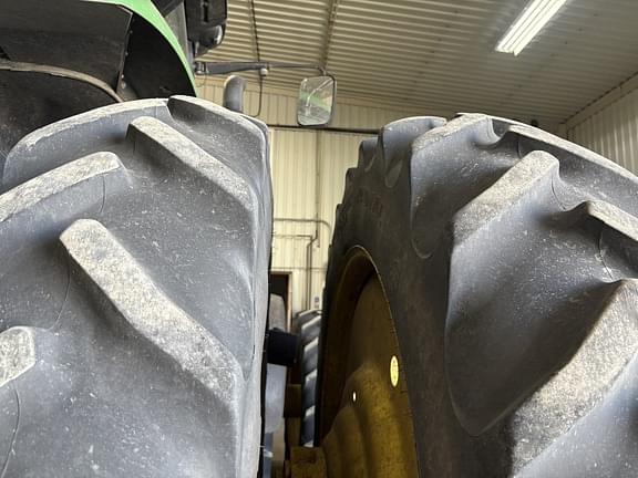 Image of John Deere 8360R equipment image 4