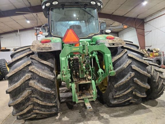Image of John Deere 8360R equipment image 2