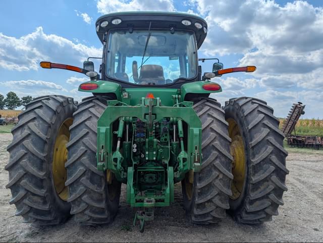Image of John Deere 8360R equipment image 3