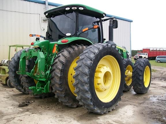 Image of John Deere 8360R equipment image 2