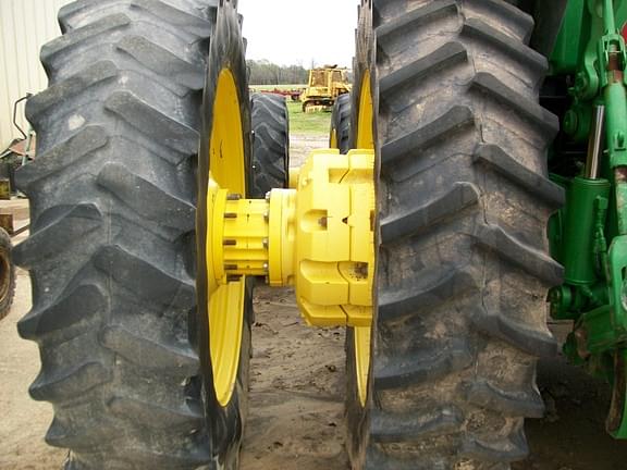 Image of John Deere 8360R equipment image 4