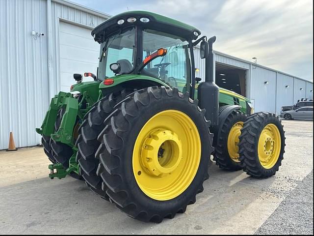 Image of John Deere 8360R equipment image 4