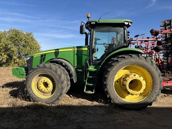 Image of John Deere 8360R equipment image 1