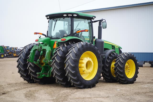 Image of John Deere 8360R equipment image 4