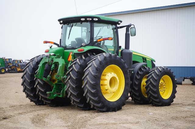 Image of John Deere 8360R equipment image 4