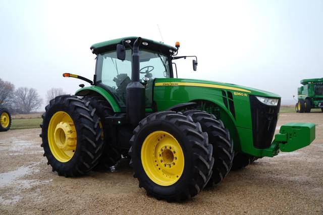 Image of John Deere 8360R equipment image 1