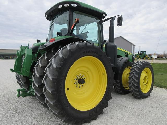 Image of John Deere 8360R equipment image 1