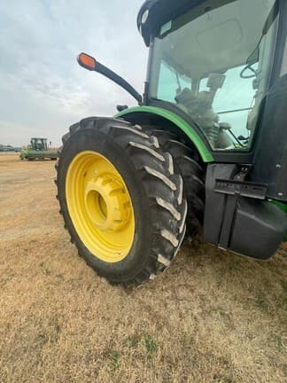 Image of John Deere 8360R equipment image 2