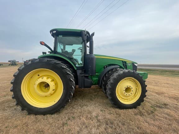 Image of John Deere 8360R equipment image 1