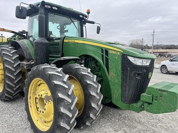 Image of John Deere 8360R equipment image 2