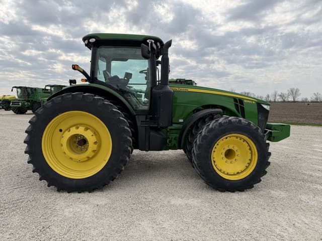 Image of John Deere 8360R equipment image 4