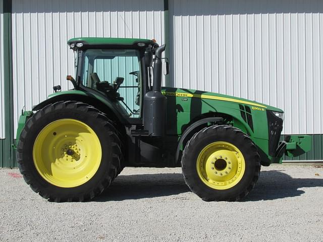 Image of John Deere 8360R equipment image 2