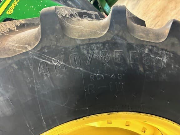 Image of John Deere 8360R equipment image 4