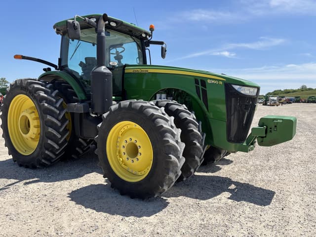 Image of John Deere 8360R equipment image 2