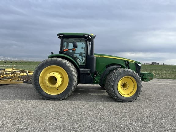 Image of John Deere 8360R equipment image 4