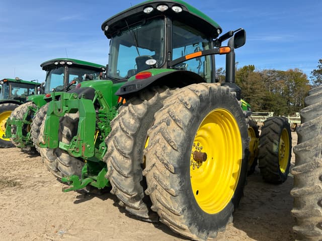 Image of John Deere 8360R equipment image 2