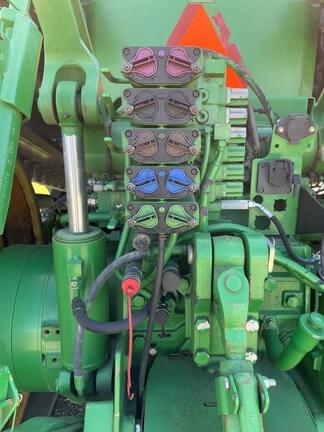 Image of John Deere 8360RT equipment image 2