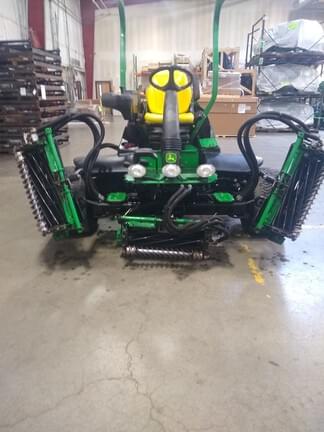 Image of John Deere 8700 equipment image 1