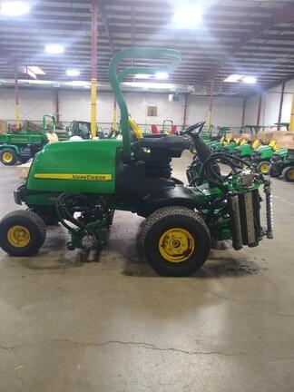 Image of John Deere 8700 equipment image 2