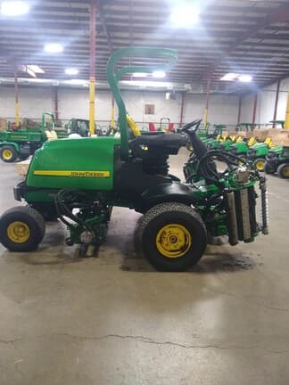 Image of John Deere 8700 equipment image 3